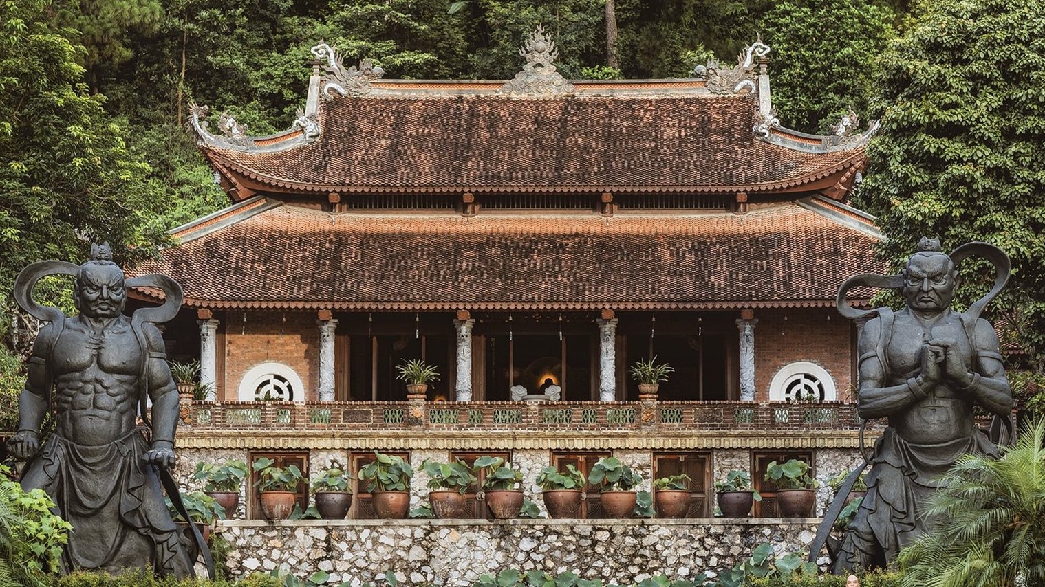 Quý Linh Tự — Ngôi chùa thanh tịnh giữa lòng phố thị